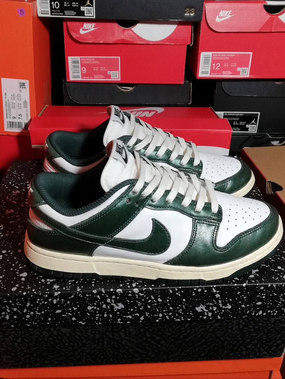 NIKE DUNK RETRO WOMEN US SIZE 9 GREAT COND